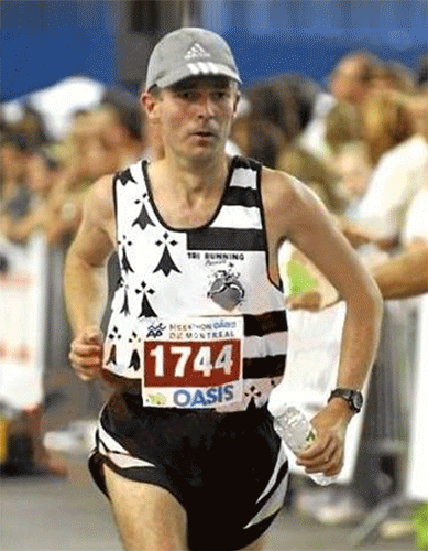 2010 Montreal International Marathon, Canada.
Finish line at Montreal Olympic Stadium (1976 Summer Olympics).
2015 La Rochelle Marathon, France. 2010 Montreal International Marathon, Canada.
Finish line at Montreal Olympic Stadium (1976 Summer Olympics).
2015 La Rochelle Marathon, France.